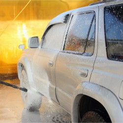 Baie Mahault – Un nettoyage complet de votre véhicule 7 places, SUV, 4x2 et 4x4 pour un résultat impeccable et durable