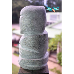 Tiki en pierre sculpté