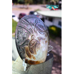 Handmade Tahitian Mother-of-Pearl | Hand Engraving Elegance - Ventanou