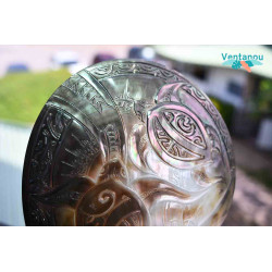 Handmade Tahitian Mother-of-Pearl | Hand Engraving Elegance - Ventanou