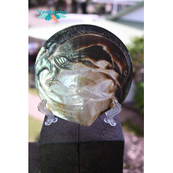 Carved Tahitian mother-of-pearl Whale | Polynesian Handicrafts Ventano