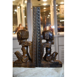 Carved walnut book-weight in the Marquesas Islands | Moorea crafts