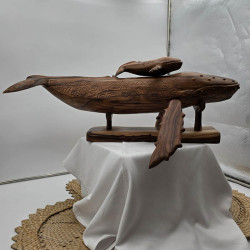 Whale and Calf Sculpture - Polynesian Handcrafted Art | Ventanou