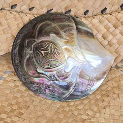 Sea Turtle Engraved Mother-of-Pearl - Polynesian Elegance | Ventanou