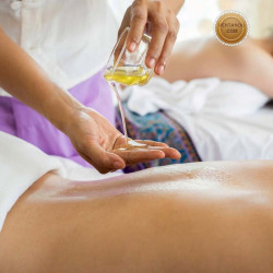 Beauty center | Massage with essential hot oils