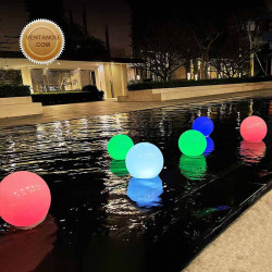 Luminaires Piscine La Réunion : Boule lumineuse exterieure multicolore