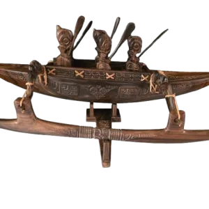 sculpture-pirogue-de-tahiti Sculpture pirogue polynésienne 5 rameurs