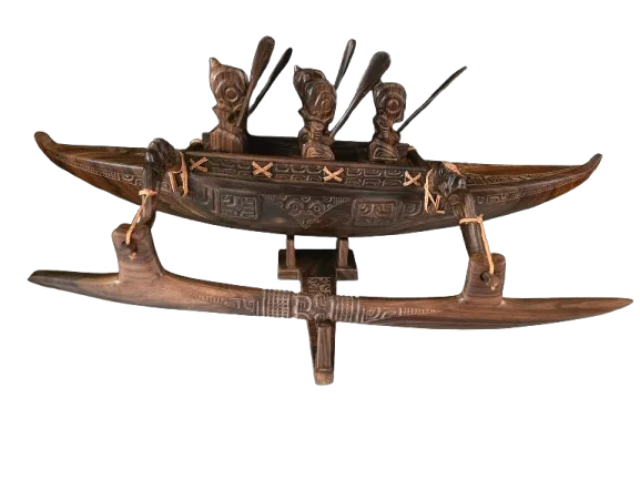 sculpture-pirogue-de-tahiti Sculpture pirogue polynésienne 5 rameurs