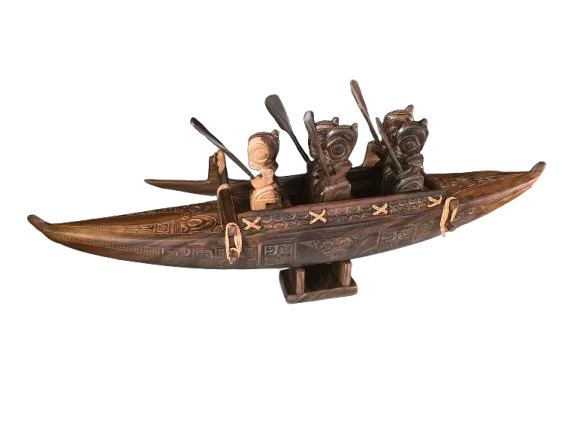 Sculpture-pirogue-des-marquises5 rameurs Sculpture pirogue tahitienne