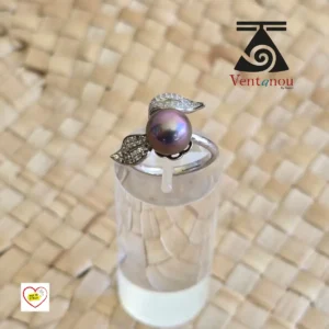 bague-polynesienne-feuille-et-perle Bague en argent avec feuille, zirconium et perle noire de Polynésie française