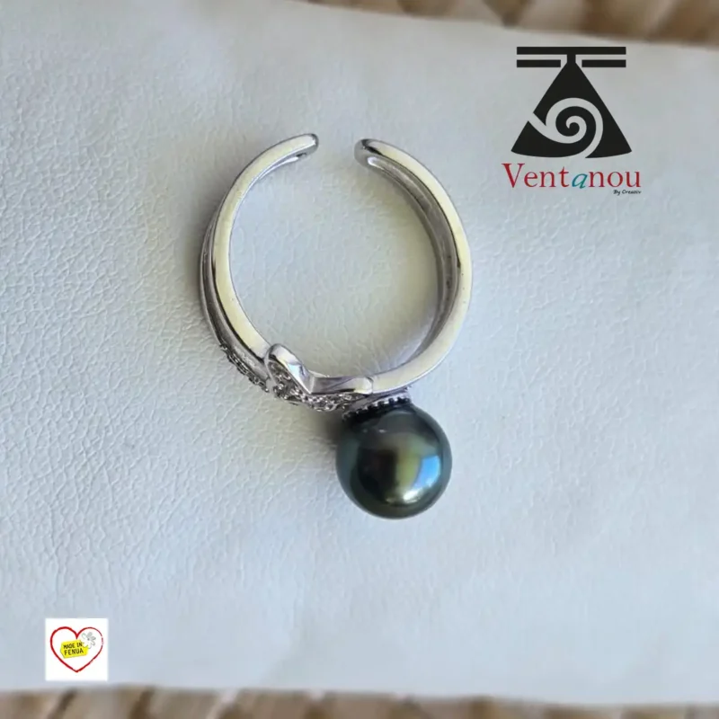 bague-polynesienne-papillon-et-perle-noire-de-tahiti Bague en argent avec papillon, zirconium et perle noire de Polynésie française
