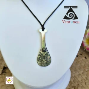 collier-rame-homme-en-nacre Collier homme polynésien rame paddle en nacre avec perle noire, cordon coton enduit - collier homme polynésien paddle