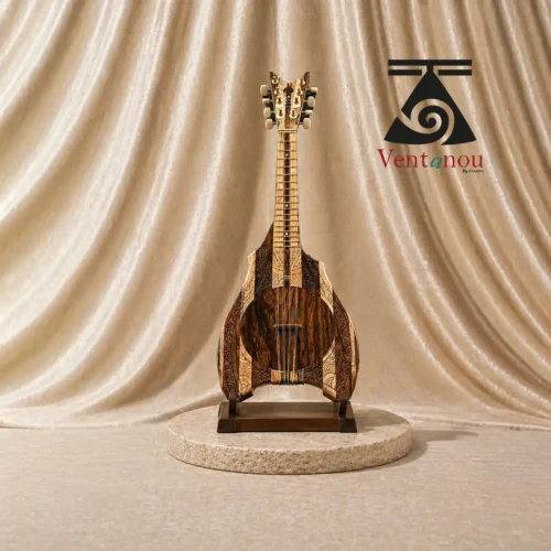 art-traditionnel-ukulele-polynesien Hand-Carved Tahitian Ukulele
