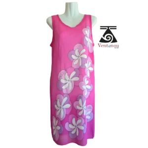 robe-femme-rose-fleurs-tiare-sans-manches-ete robe sans manches fleurs tiare femme rose portée en tenue d’été
