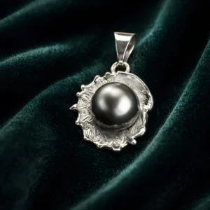 pendentif-perle-noire-de-tahiti-huitre-perliere Pendentif coquillage argent et perle noire