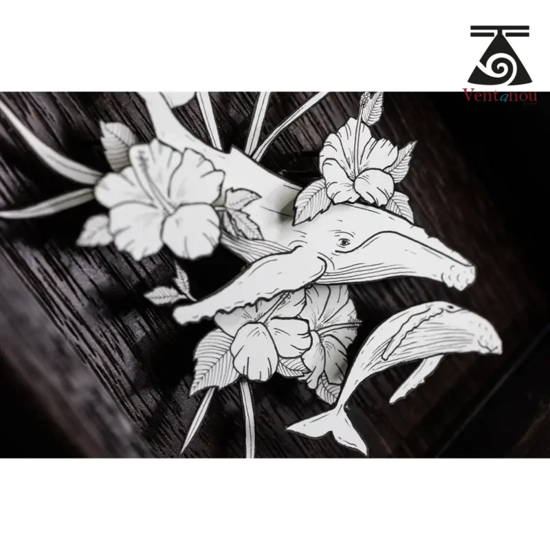 tableau-artisanat-local-moorea Layered Polynesian Art – Between Mother and Earth